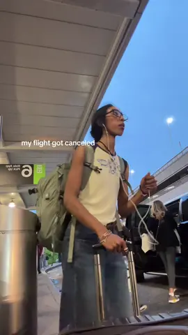 with the amount of running i’ve done at the airport BRUHHHHH  i might as well have signed up for a marathon😐 all for it to be canceled delayed and rescheduled LIKEEEEE😭😭😭😭 #airport #airportdiaries 