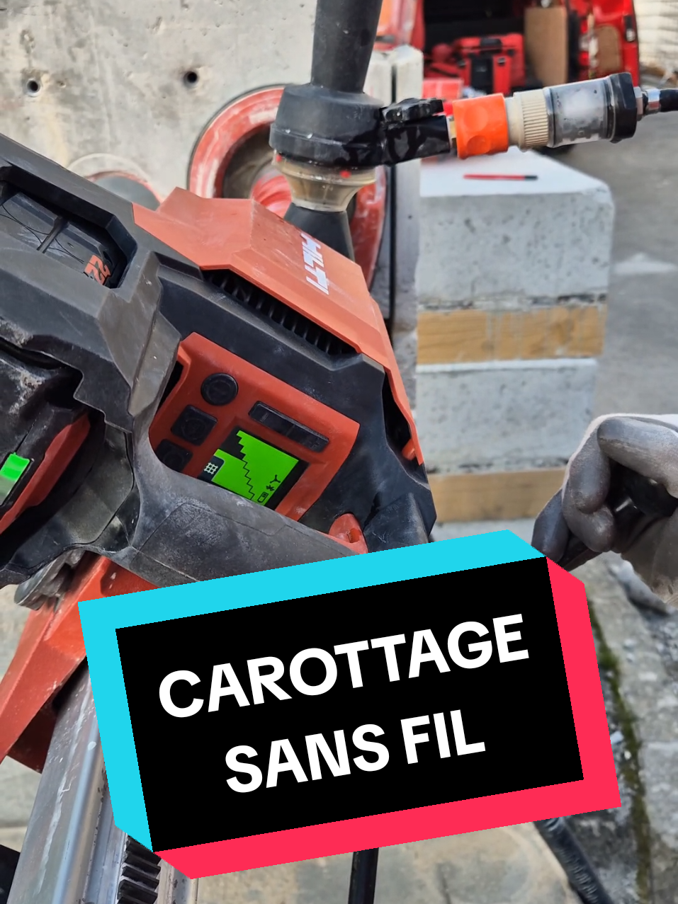 Un carottage parfait 💯 en toute sécurité ✅️ et sans effort 💪🏼 #innovation #pourtoi #construction #chantier #hilti #nuron 