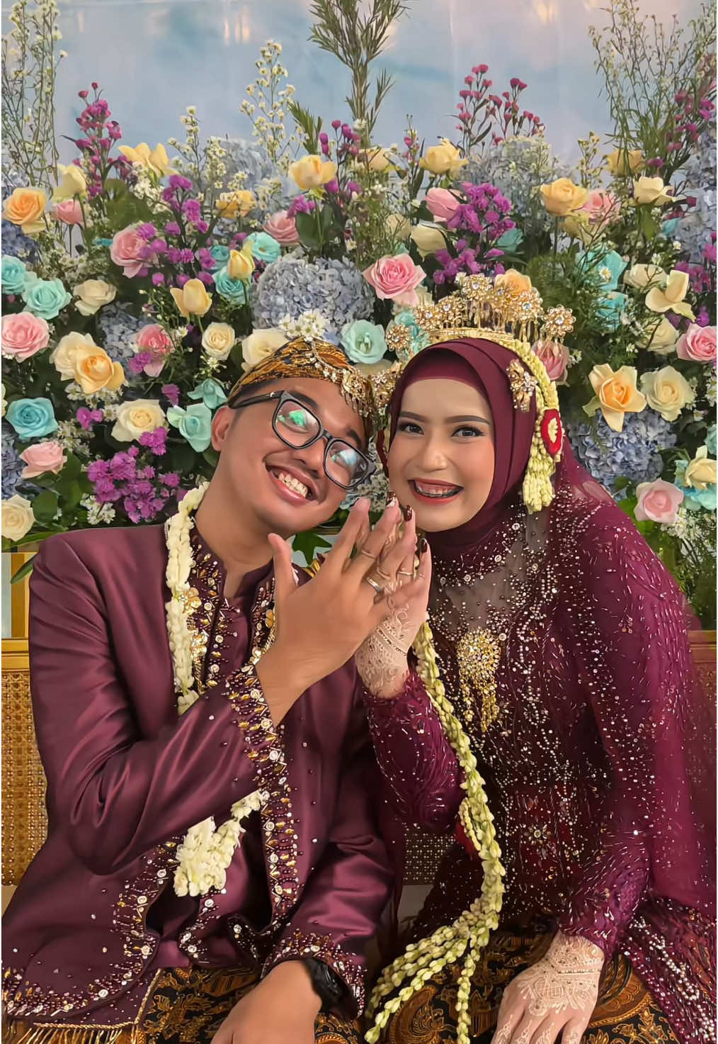 sniper sniper sniper… akhirnya resmi jadi wifey 💍 resepsinya rame, kontennya jalan, trend-nya tetap ikut ✨ 📸 semua dibantuin sama @nikahdicapture 🎁 diskon sampai 50K buat yang booking bulan ini! #sniperwifey #resepsinikah #kontenresepsi #weddingtiktok #nikahdicapture #fypシ #fyppppppppppppppppppppppp #WeddingContentCreator #NikahViral #FYPWedding #WeddingTikTok #weddingcontencreatorjabodetabek #trends #WCC2025 #WCCMoment #weddingideas 