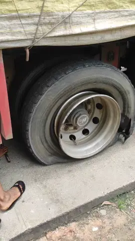 #နှစ်လုံးလုံးပွင့်တာ😂😅#viralvideo #viraltiktok #fyppppppppppppppppppppppp 