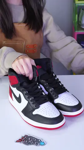 Do you want this pair? #foryou #sneakers #sneakerhead #jordans #sneakerfactory #jordan23🏀 #snkrkingdom #jordan1s #jordan1high #jordan1highog #jordan1blacktoe 