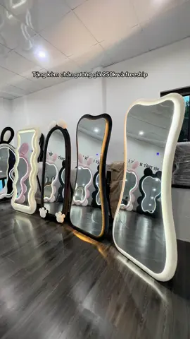 Luỵ gương nhà này quá #nội_thất_huyền_lena #gương_soi_toàn_thân #gương_soi_toàn_thân #gương_thỏ_led_chạy #gương_sóng_led 