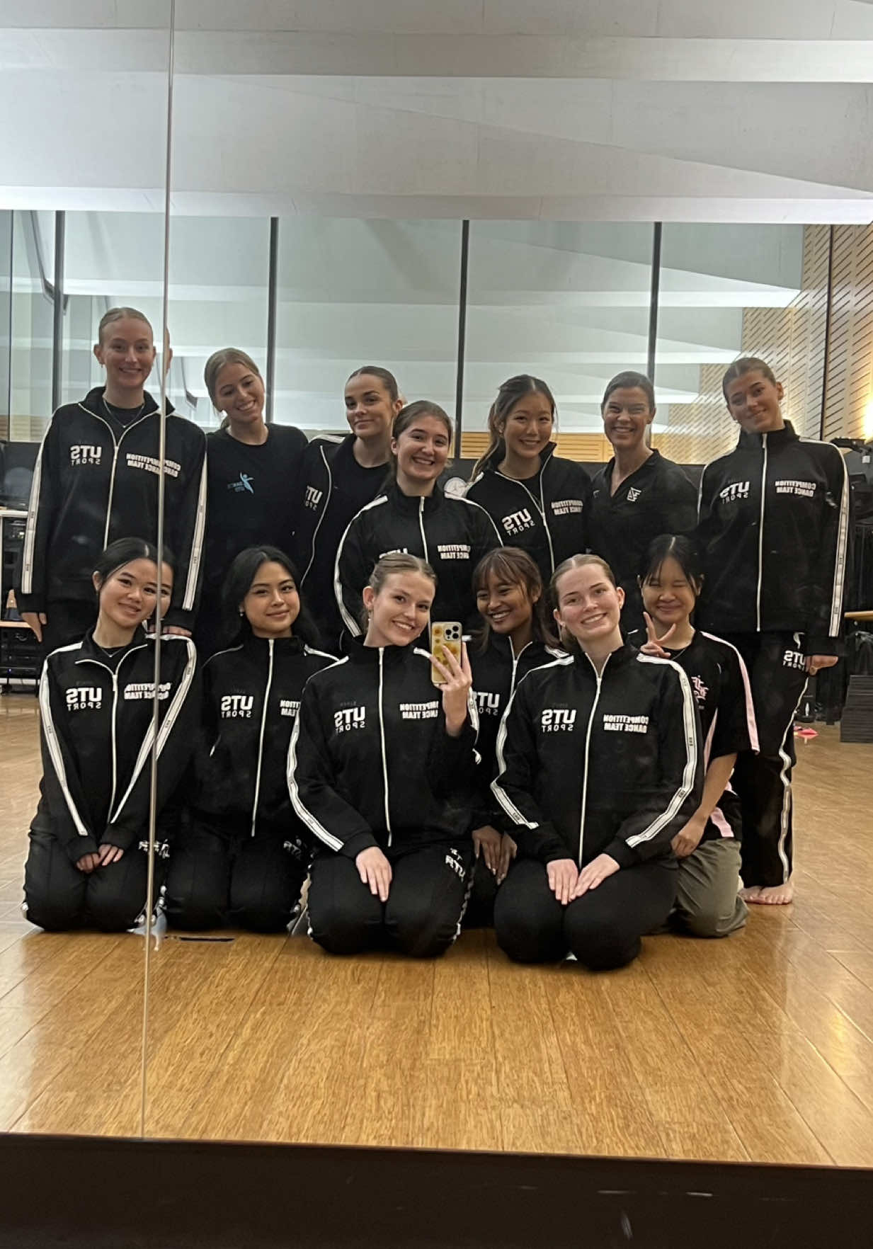 Zone 34 Strength & Conditioning Class!! We had the most amazing session with the lovely Katie from Zone 34, learning about what our bodies need to train and recover correctly!! 💪🏼🩵 #uts #utsdance #utssport #activateuts #dance #fyp #trending #compteam #zone34 #training #strength #conditioning #muscles 