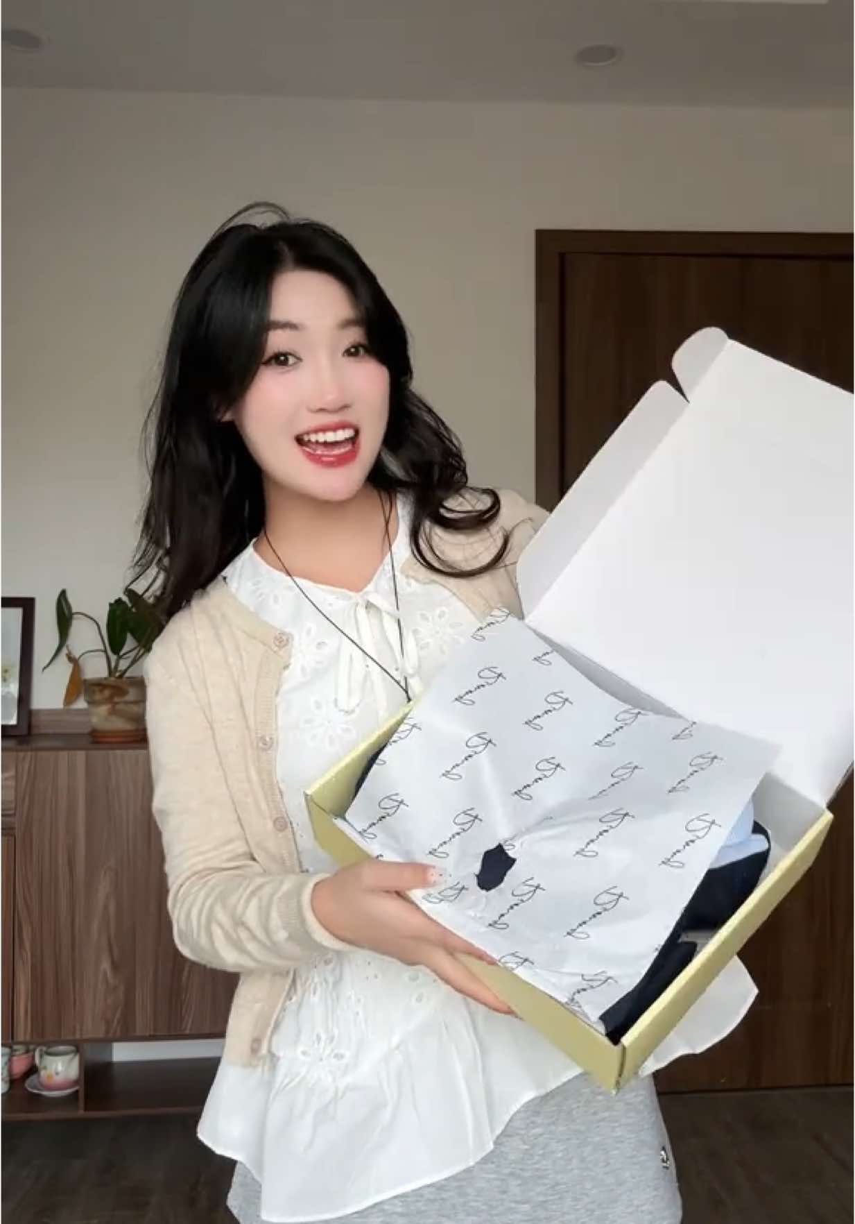 váy của @Rimmy Design quá chỉn chuuu #thuyhienday 