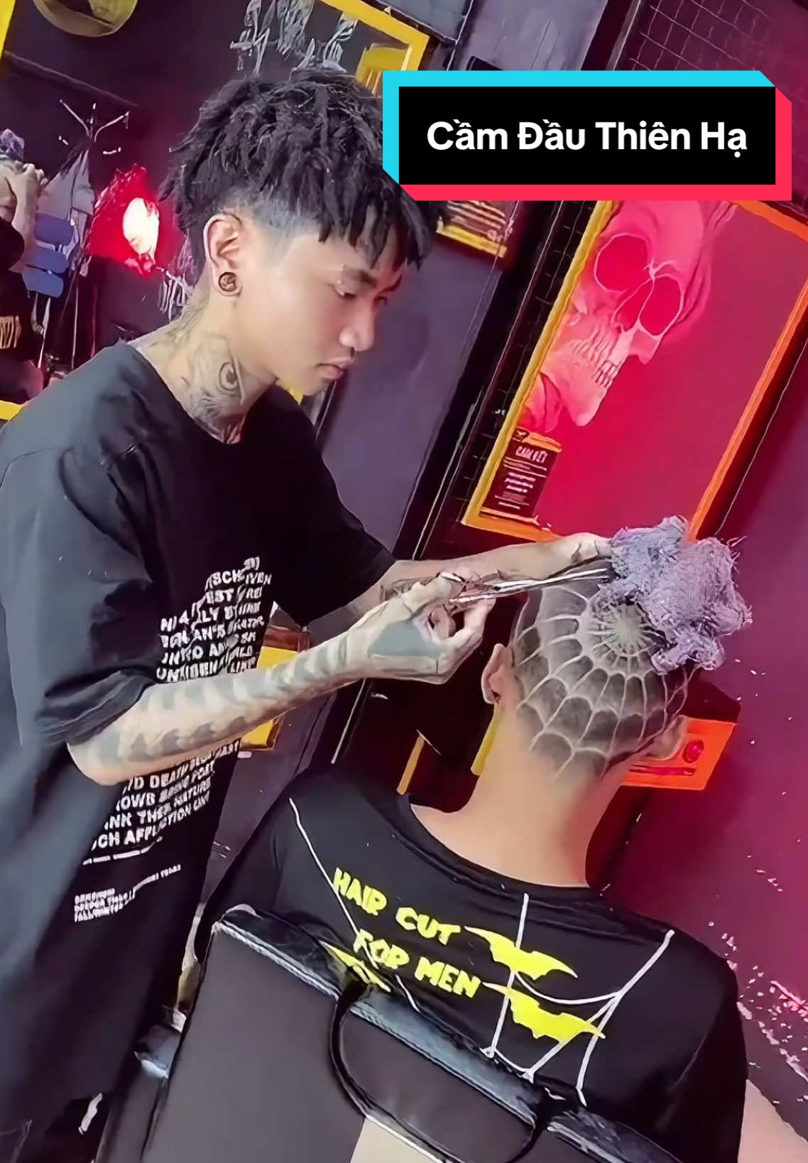 Cầm Đầu Thiên Hạ - PhongBvB ( Remix ) . Cùng xem lại các tác phẩm Tattoo của PhongBvB #phongbvb #xuhuong #phongbvb2025 #tocnamdepphongbvb #hairstyle #xuhuong2025 #tattoohair 