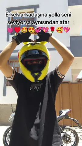 gönder/etiketle  #keşfetteyizzz #pikachu #250sr 