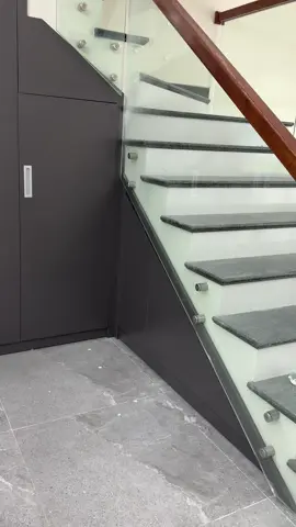 Bàn giao bộ tủ bếp chất liệu gỗ mdf lõi xanh chống bề mặt phủ melamine cho gđ chị Thu ( thọ Xuân thanh hóa ) 
