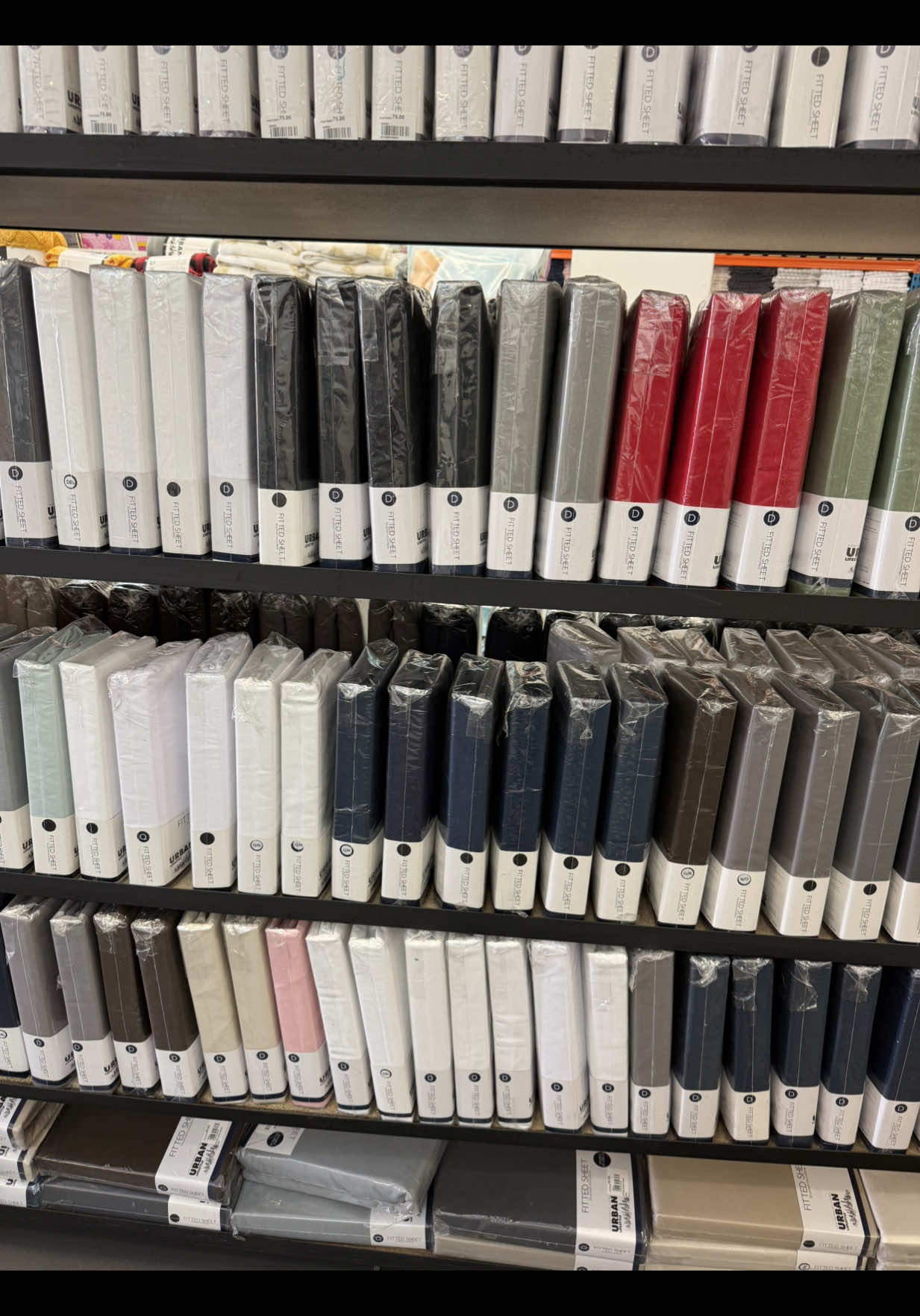 Run don’t walk to @linenfactorybfn for ridiculously good prices for bedding, curtains and more in Bloemfontein  #plug #bedding #curtains #bloemfontein 