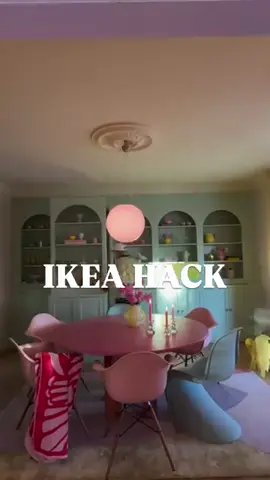 🚪✨ Secret Door & Bar Behind a Bookshelf?! YES PLEASE! 🍸📚 @studiovinje made it happen – and it’s GENIUS! 🤯 They transformed a classic IKEA BILLY bookcase into a stunning built-in unit, but with a twist… One shelf is actually a hidden sliding door 🛞🪄 thanks to cleverly installed wheels at the bottom – smooth, secret, and oh-so-stylish. 💥 We’re obsessed with the creativity and mystery vibes here! Want to see how it’s done? Hop over to @studiovinje and watch this DIY magic come to life! 🎥💡 #HiddenBar #SecretDoor #DIYHome #InteriorDesign #IkeaHack #BillyBookcase #HomeGoals #SpeakeasyStyle #CozyCorners #HomeBarDesign #InteriorInspo #CreativeSpaces #HomeMakeover #DesignHack #ikeahacksandideas ⸻ 🚪✨ Geheime Tür & Bar hinterm Bücherregal?! JA BITTE! 🍸📚 @studiovinje hat’s möglich gemacht – und das Ergebnis ist einfach GENIAL! 🤯 Mit IKEA BILLY Regalen wurde ein eleganter Einbauschrank gebaut – aber mit einem Twist… Ein Regal ist in Wirklichkeit eine versteckte Schiebetür 🛞🪄 dank kleiner Räder unten – superleicht, geheim und mega stylisch. 💥 Wir lieben diesen kreativen Vibe und das kleine bisschen Geheimnis! Schaut unbedingt bei @studiovinje vorbei und seht selbst, wie dieses DIY-Meisterwerk entstanden ist! 🎥💡