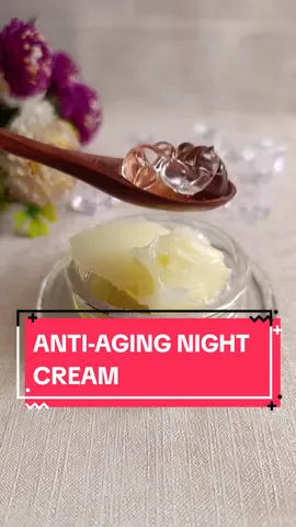 How to make anti-aging face cream with baby oil and Vaseline. #skincare #facecream #antiaging #antiwrinkle #nightcream #naturalremedy #naturalrecipes 