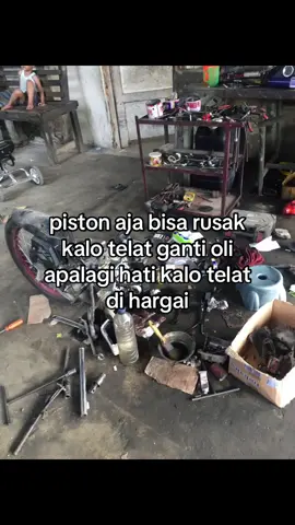 hmm🥲#vario #viral #fotolive #sad #galaubrutal #vavarioan #variomodifikasi #variomedan #ring17style #ring17style #katakata 
