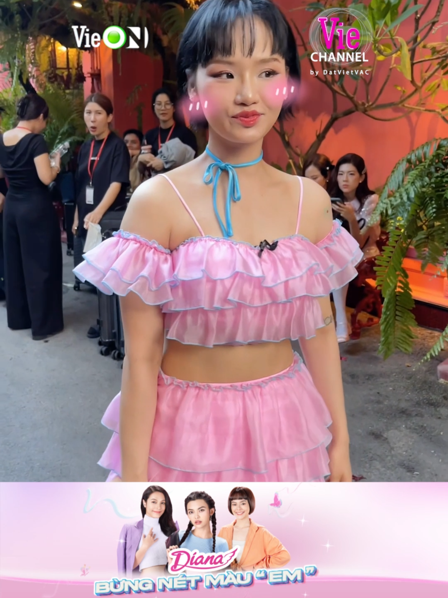 Có mom nào dịch được Miu nói gì hông =)) #EmXinhSayHi #EmXinh #EXSH #TiktokGiaiTri #VieChannel #VieON #DatVietVAC #MiuLe #VuThaoMy #QuynhAnhShyn