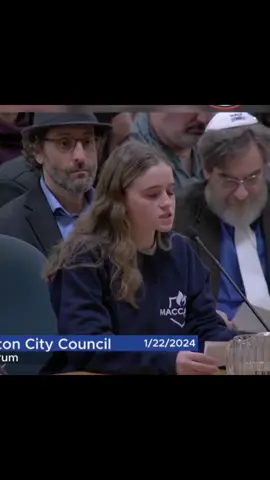 FAKE ALL Число Грэма (англ. Graham's number) — гигантское число, которое является верхней границей для решения определённой проблемы в теории Рамсея. Является некоторой очень большой степенью тройки, которая записывается с помощью нотации Кнута. Названо в честь Рональда Грэма. Оно стало известно широкой публике после того, как Мартин Гарднер описал его в своей колонке «Математические игры» в журнале Scientific American в ноябре 1977 года, где было сказано: «В неопубликованном доказательстве Грэм недавно установил границу настолько большую, что ей принадлежит рекорд как наибольшему числу, когда-либо использовавшемуся в серьёзном математическом доказательстве». В 1980 году Книга рекордов Гиннесса повторила утверждения Гарднера, ещё больше подогрев интерес публики к этому числу. Число Грэма в невообразимое количество раз больше, чем другие хорошо известные большие числа, такие, как гугол, гуголплекс и даже больше, чем число Скьюза и число Мозера. Вся наблюдаемая вселенная слишком мала для того, чтобы вместить в себя обыкновенную десятичную запись числа Грэма (предполагается, что запись каждой цифры занимает по меньшей мере объём Планка). Даже степенные башни вида  a b c ⋅ ⋅ ⋅ {\displaystyle a^{b^{c^{\cdot ^{\cdot ^{\cdot }}}}}} бесполезны для этой цели (в том же смысле), хотя это число и может быть записано с использованием рекурсивных формул, таких, как нотация Кнута или эквивалентных, что и было сделано Грэмом. Число Грэма (англ. Graham's number) — гигантское число, которое является верхней границей для решения определённой проблемы в теории Рамсея. Является некоторой очень большой степенью тройки, которая записывается с помощью нотации Кнута. Названо в честь Рональда Грэма. Оно стало известно широкой публике после того, как Мартин Гарднер описал его в своей колонке «Математические игры» в журнале Scientific American в ноябре 1977 года, где было сказано: «В неопубликованном доказательстве Грэм недавно установил границу настолько большую, что ей принадлежит рекорд как наибольшему числу, когда-либо использовавшемуся в серьёзном математическом доказательстве». В 1980 году Книга рекордов Гиннесса повторила утверждения Гарднера, ещё больше подогрев интерес публики к этому числу. Число Грэма в невообразимое количество раз больше, чем другие хорошо известные большие числа, такие, как гугол, гуголплекс и даже больше, чем число Скьюза и число Мозера. Вся наблюдаемая вселенная слишком мала для того, чтобы вместить в себя обыкновенную десятичную запись числа Грэма (предполагается, что запись каждой цифры занимает по меньшей мере объём Планка). Даже степенные башни вида  a b c ⋅ ⋅ ⋅ {\displaystyle a^{b^{c^{\cdot ^{\cdot ^{\cdot }}}}}} бесполезны для этой цели (в том же смысле), хотя это число и может быть записано с использованием рекурсивных формул, таких, как нотация Кнута или эквивалентных, что и было сделано Грэмом. #политика #politica #✡️ #🧃 