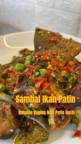 Rahasia Sambal Ikan Patin Enak Gurih 1/2 kg Ikan patin ( lumuri dg 5 bh jeruk nipis ukuran sedang, garam, 2 sdm cuka makanan) 5 bh terung telunjuk  sambal : 15 cabe merah  15 cabe hijau 9 siung bamer 2 siung baput 1/2 jempol jahe ( wajib ya) #menusederhanaenak #sambalikanpatin #ikanpatinsambal #ikanpatin #masaksederhana #kuliner #kulinernusantara #masakansederhana #masakanrumahan #menurumahan #resepmudah #resepekonomis #menuapaharini #masakapahariini #masakansehari #masakanibu #masakansederhana #menusimpel  #sambalikan #resepikanpatin 