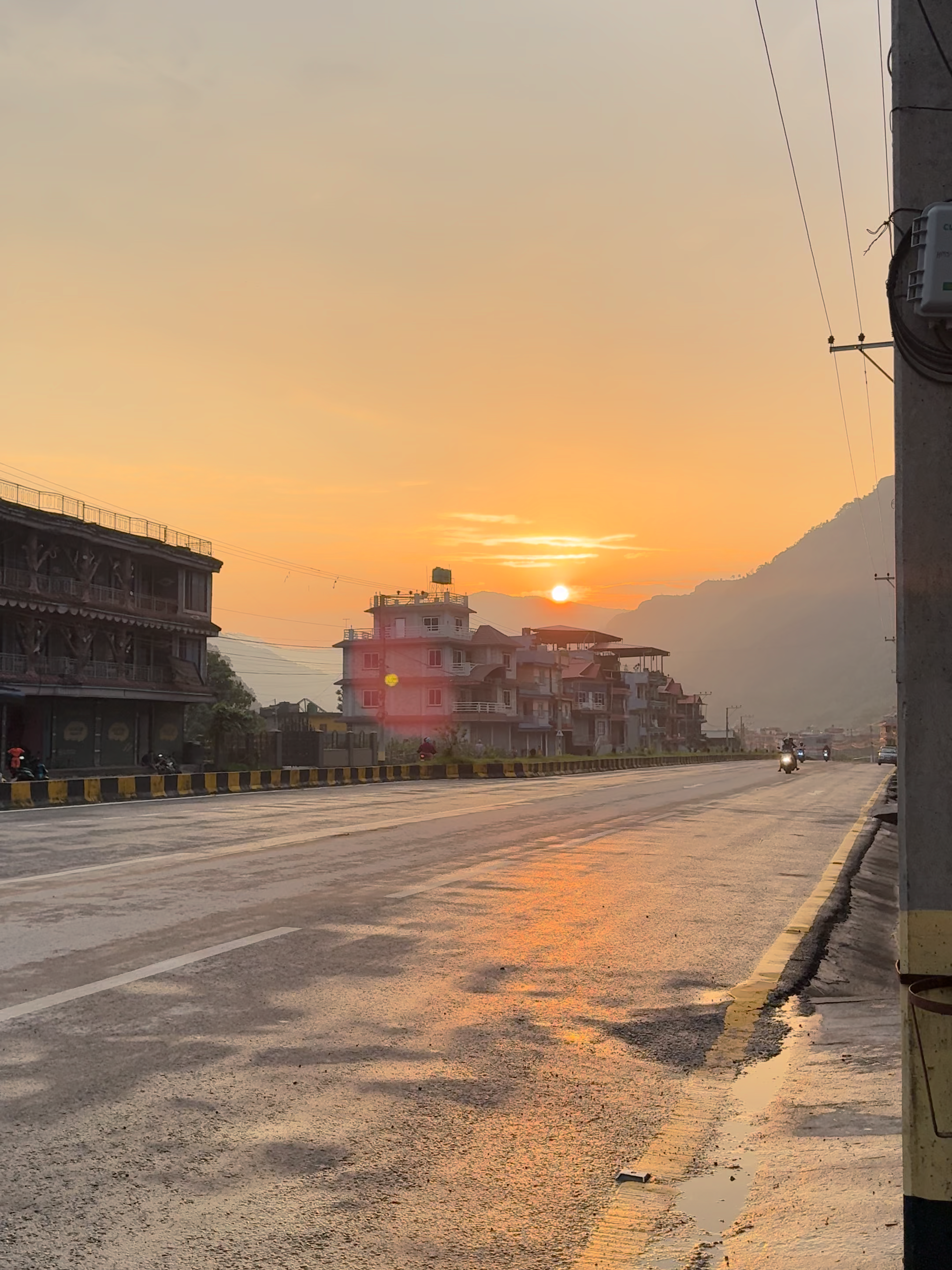 #drishyanepal #naturephotography #CinematicVideo #NatureLove #TikTokNature #NatureAesthetic #SoothingViews #NatureReel #PeacefulScenes #fyp #evening #sunsetlovers #highway #roadside