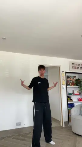 Pimped out chevrolet 🏎️💨 (song and dc issa vibe 🙂‍↕️ @nianaguerrero) #lloyd #dance #fyp #chevrolet 