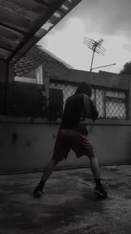 🐺 #shadowboxing #boxing🥊 #boxingstyle #hajimenoippo #peekaboo 