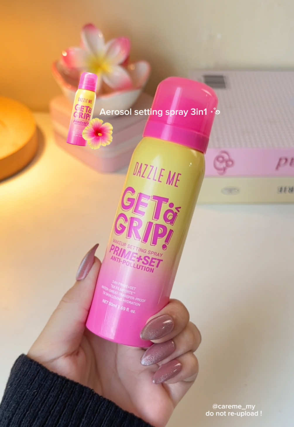 new Dazzle Me setting spray : butiran spray nya halus bangett 💗✧˖°. yang pasti bakal jauh lebih merata & maksimal lock makeupnya !! #settingspray #settingsprayviral #settingspraydazzleme #settingspraytest #makeuplock #makeuplook #makeuptools #dailymakeup 