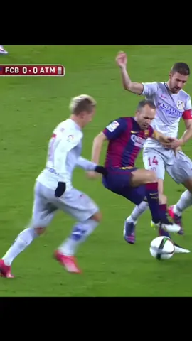 Masterclass: Iniesta's Unforgettable Skills #iniesta #footballskills #sports #Soccer #fyp