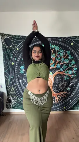 Heavenyyy 😉 #tokyodrift #tablabeat #bellydance #bellydancer #shimmy 