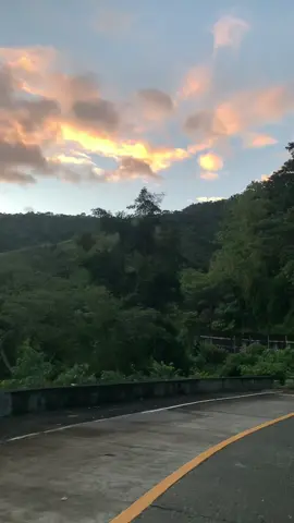 Nature heals🍃🍀🌲⛰️ #nature #4u #adventure #fypviral #fypシ #epwaypi #freshair #mountains #natureheals #fypシ #foryou #xyzbca #friends #rides #naturelover #roadtrip 