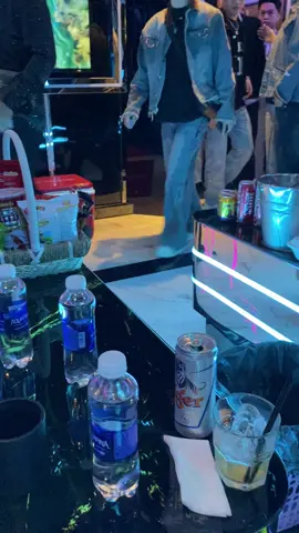 Quẹo lựa 🍑#đaonam #ktv #xuhuong #sgtiktok #🍑 #viral #trend #karaoke #sg 