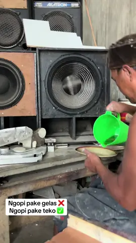 Ojok sepaneng, ngopi sek bolo 😅☕️ #wkwk #fyp #foryou #foryoupage #jawatimur 