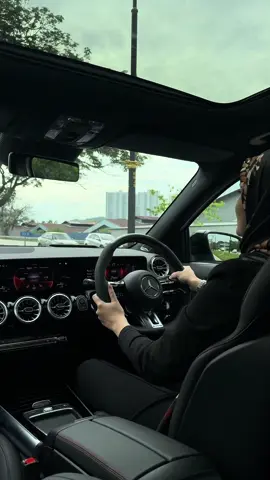 Listen to the sound of GLA 45, faiyyyahhh🔥 #MercedesBenz #GLA45 #AMGPOWER #AMG #NZWHEELSJB #MercedesBenzMalaysia #Fyp #fy