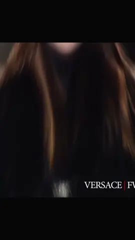 #cocorocha & #rominalanaro for #versace fw 2006  #modeling#00sfashion#SuperModel#milanofashionweek#donatellaversace 