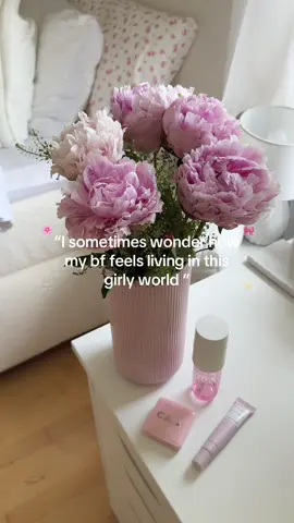🫣🤭🌸 #roominspo #roomdecor #aesthetic #fyp #girly #pinkroom #Cleandecor #RoomTour #bedroomtour #roomvibes #homedecor #organizedhome #vanity #makeuproom 