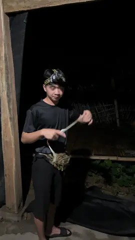 Anh muốn gì nữa không
