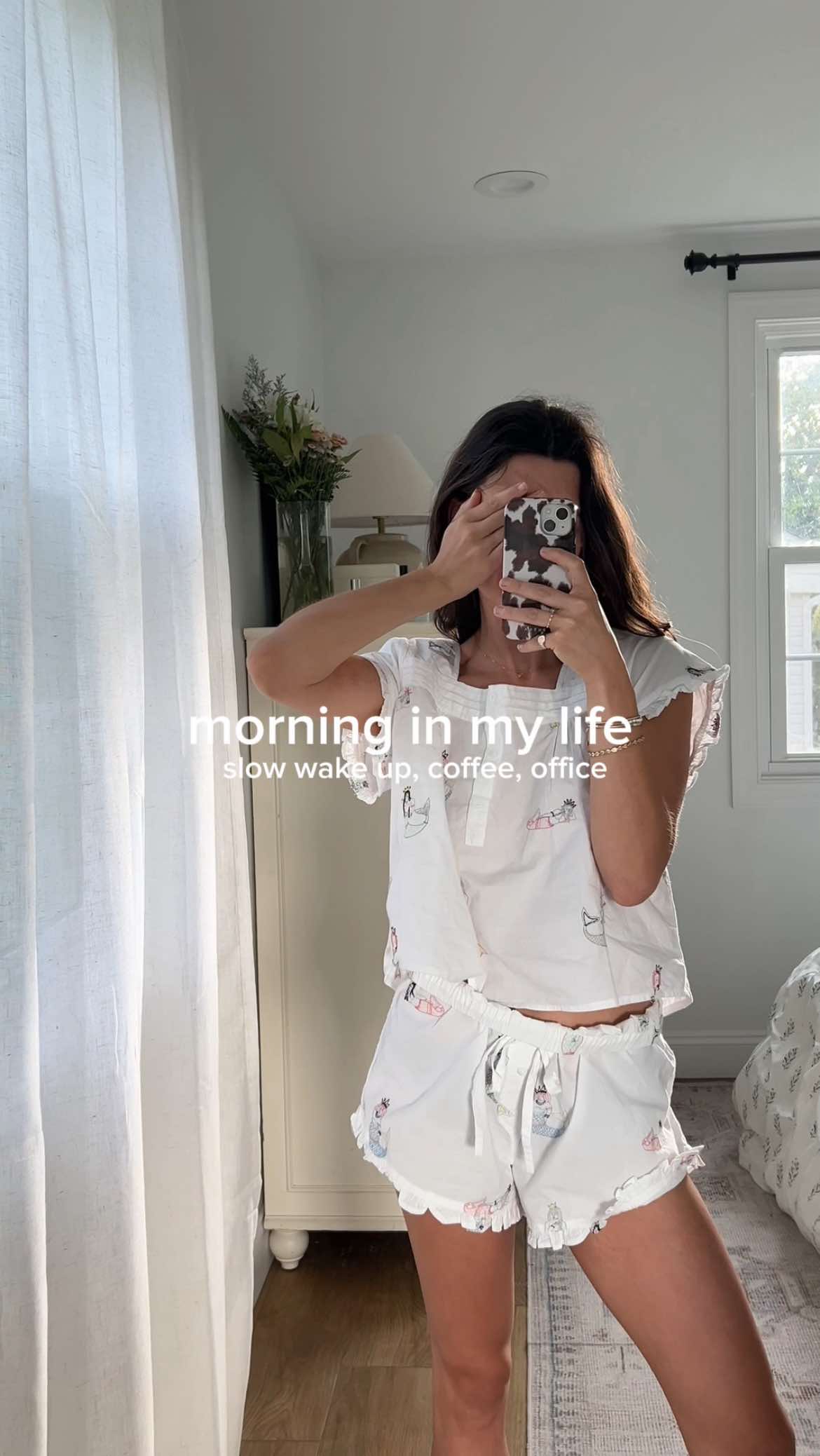 tuesday morning before the office! ☕️☕️☕️☕️ lil monochrome moment today  #morningroutine #morninginmylife #Vlog #timestamps #Summer 