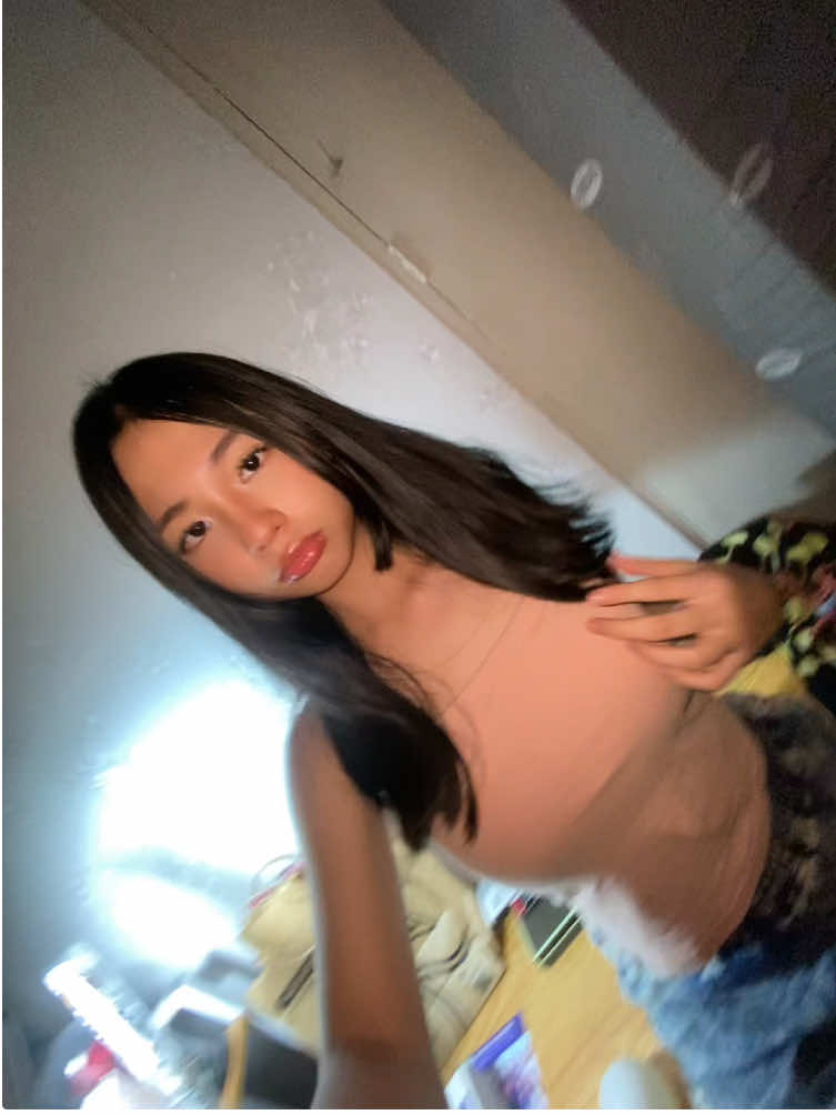 She a baddie she know she a 10 #4upage #fyp #foryoupage #blowthisup #4u #wasian 