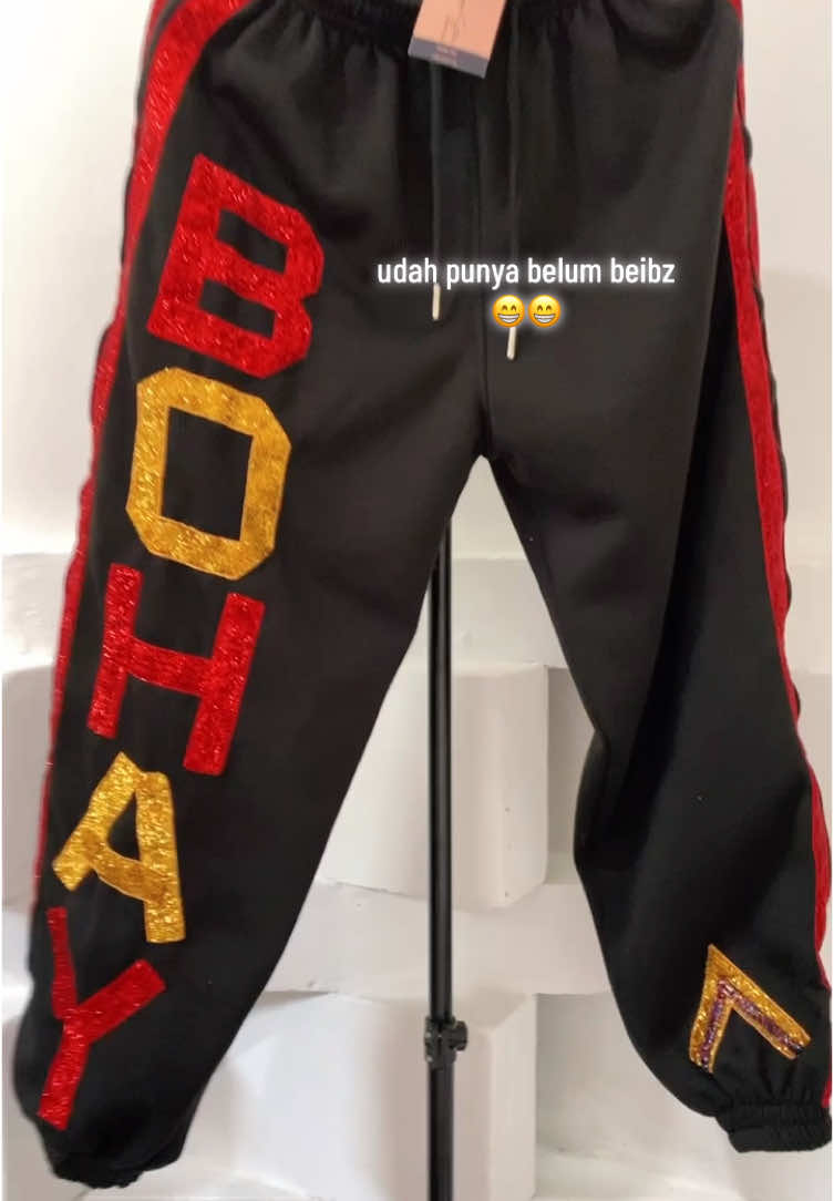 bebas pilih warna loh beibz 🥰🥰 #outfitsenam #outfit #outfitzumba #outfittrampoline #outfitdance #algiagymnastic #bajusenam #bajuzumba #zumba #zumbafitness #fashion #fashionweek #joggerstyle #jogger wanita belah samping #joggerpants #jogger #joggerbelah #celanabelahsamping 