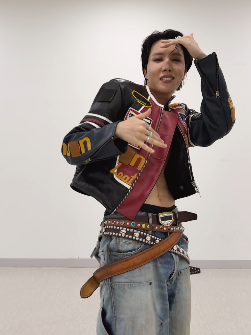 Killin' it 🔫 🔫 🔫  #killinitgirl #jhope #dancechallenge 