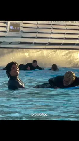 Medina And Yamal Surfing 😂 🏷️ Cupom de Desconto “SURFBRASIL” no Site da Probiótica ⚪️🔵  video: ig aleko_stergio #CortesProbiWSL #Surf #surfing #surftok 