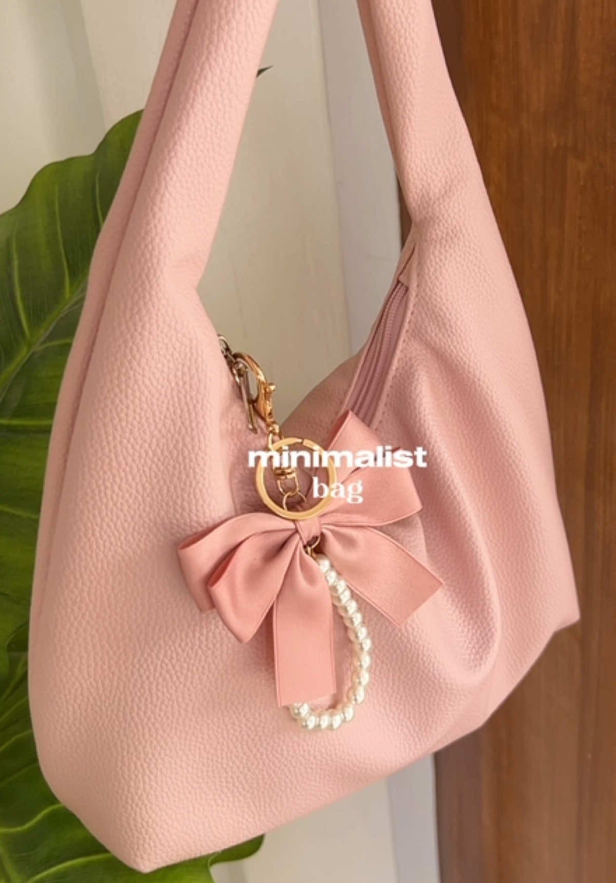 gurl for only 149 pesos minimalist bag?? sobrang gandaa #bag #hobobag #hobobags #pinkbag #leatherbag #handbag #shoulderbag #underarmbag #affiliate #affiliatemarketing 