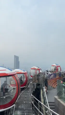 📍: Canton Tower, Guangzhou, Guangdong, China You can buy the ticket on the spot or by OTA like klook, trip, traveloka etc #cantontower #guangzhou #chinatrip #china 