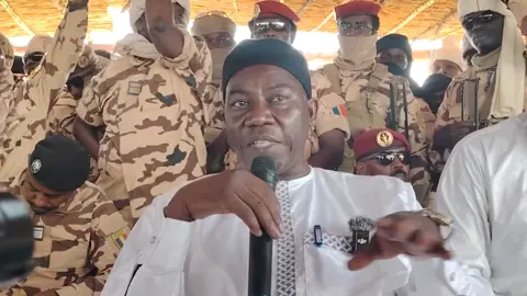 Ministre de la Justice et Garde de Sociaux Youssouf Tom,en s'adressent a la Famille de Victimes dans les de Molou aux Départements de Asonga Province du Ouddaî cette délégation et conduite par Le Ministre de la Sécurité ALI AHMAT AKHABACH 