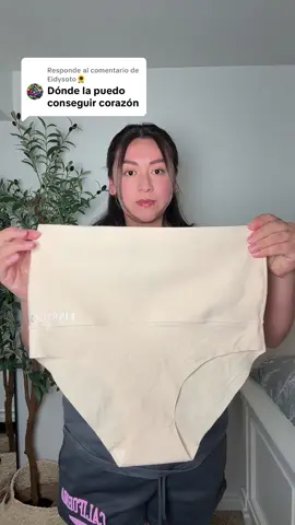 Respuesta a @Eidysoto🌻  Ventajas de usar un calzón postparto: 	1.	Soporte y sujeción suave: Ayuda a sostener el abdomen, que ha quedado más flácido después del parto, brindando una sensación de firmeza sin apretar. 	2.	Mayor comodidad: Están diseñados sin costuras gruesas y con telas suaves para evitar irritaciones o molestias, especialmente si hay puntos o sensibilidad. 	3.	Retención de toallas posparto: Su diseño permite mantener en su lugar las compresas o toallas sanitarias grandes necesarias en los primeros días tras el parto. 	4.	Transpirables e higiénicos: Muchos están hechos de materiales que permiten la ventilación, ayudando a prevenir infecciones o irritaciones en una zona tan delicada. 	5.	Diseño alto o moldeador: Algunos modelos ayudan a estilizar un poco la figura, lo cual puede hacer que muchas mujeres se sientan más seguras con su cuerpo en esta etapa. 	6.	Facilita la recuperación de cesárea: En caso de cesárea, hay modelos especiales que evitan el roce con la herida y ofrecen soporte sin generar presión. 	7.	Prácticos y lavables: Muchos calzones postparto son reutilizables, lo que los hace más económicos y ecológicos que las versiones desechables @FINE TOO #underwear #calzones #tangas #TikTokShop #fineto #parati #underwear #postpartum #postpartumbody #postparto #mamaprimeriza #embarazotiktok #maternidad #parati #materialgirl