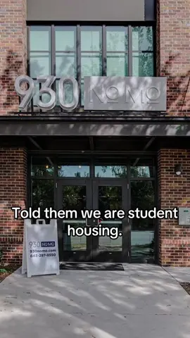 📍Student living, apartment vibes! 🙌 Get the perks of student-based housing with the comfort of a real apartment — all in the location you want to be in! 🏙️✨ #StudentLiving #ApartmentFeels #BestOfBothWorlds #livewhereyoulove 