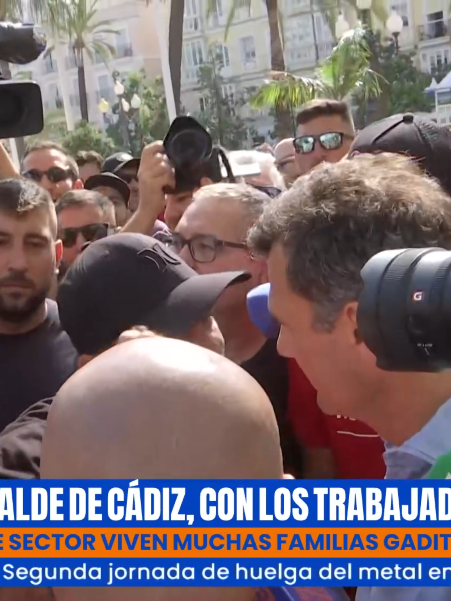 Segunda jornada de huelga del metal en Cádiz. 🗣️ Los trabajadores se dirigen al alcalde: 
