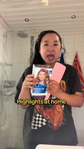 @Schwarzkopf Professional  Love the results especially as a busy mom who can’t be at the salon for hours. Ready for summer ☀️ #summerhair #haircolor #blondehighlights #GlowUp 