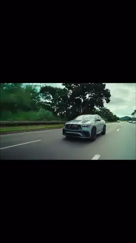 Check out TJR Trades… Link in bio for more videos like these. #whop #whopyt #tjrtrades #edit #richlife #miamibeach #fyp 