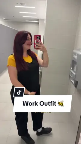 Work Outfit 🐝 it’s so comfy  #OOTD #bumblebee #blackandyellow #workfit 