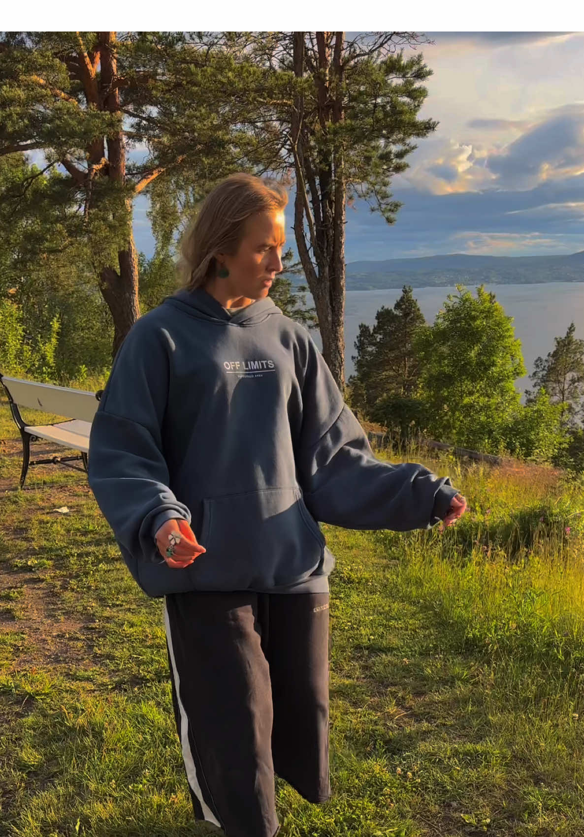 This part of wildflower. I could dance to this part forever. @BILLIE EILISH @FINNEAS  #billieeilish #wildflower #hitmehardandsofttour #dancetok #improvdance #fyp 