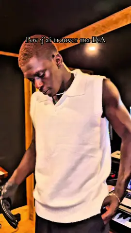 Merci pour la force je suis parti au studio finir le son ça va peter #rockstar #Lifestyle #newmusic 