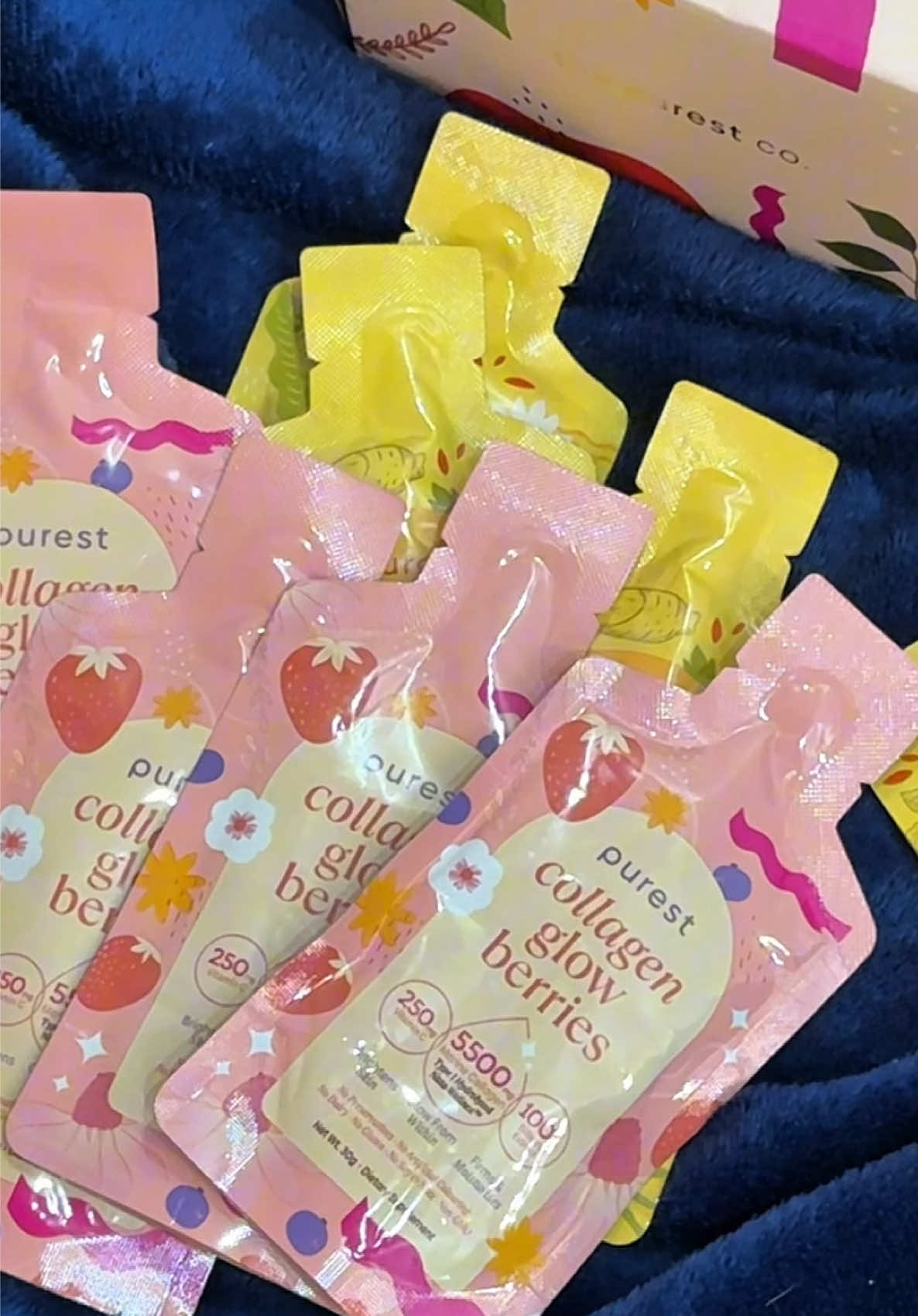 wanna know one of my secret to my glowing skin? well @The Purest Co. Live MY is my answer 😉♥️✨ #purestco #ginsengturmericsuperjuice #collagenglowberries #purestcoph @Its Aliyona Mendiola #aliyonamendiola #reviewbyaliyonamendiola #grwmaliyonamendiola #adimlaliyonamendiola #unboxingaliyonamendiola #fyp #fypシ #fypage #fypp 