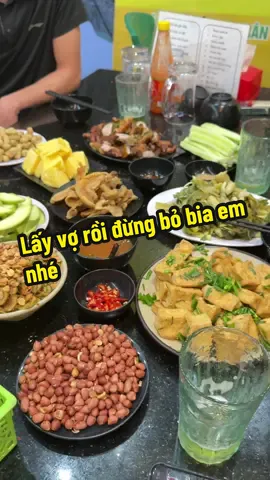 Cuộc sống mà , chưa lấy vợ thì chưa ổn định được đâu các anh ạ , làm gì thì làm phải có tí hơi vợ nó mới ổn được . Lấy vợ rồi thì đừng bỏ bia của em Ánh nhé các anh #fyp #duongtauquan #xuhuong #nhaubinhdan #biahoi 