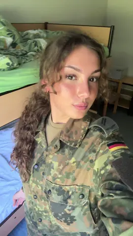 Wenn Synchron einfach unser zweiter Vorname ist @jenny #foryou #foryoupage #fyp #bundeswehr #soldier #viralvideos 